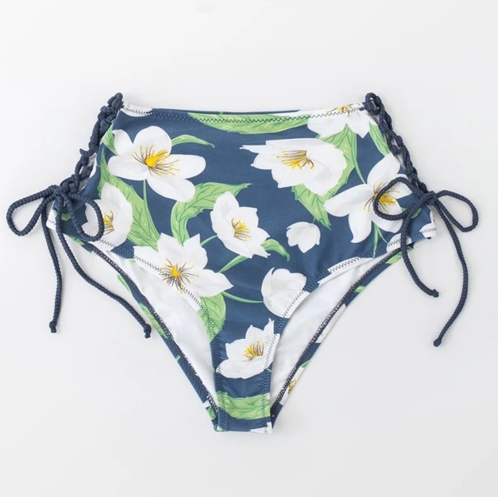 ❤IN STOCK ❤Floral Print Lace up Bikini Bottom - Picture 4 of 6